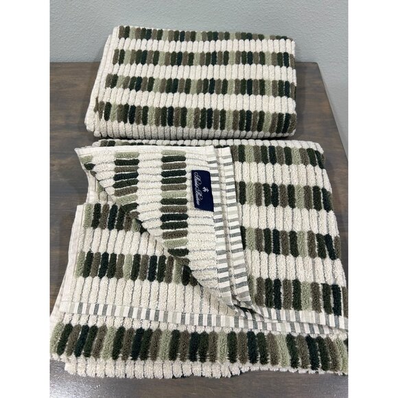 2 Brooks Brothers Premium Turkish Bath Towels Tiles Green Ecru 100% Cotton - Picture 1 of 4